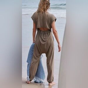 FP Movement Hot Shot Jumpsuit Onesie Womens Medium Green V-Neck Cut-Out